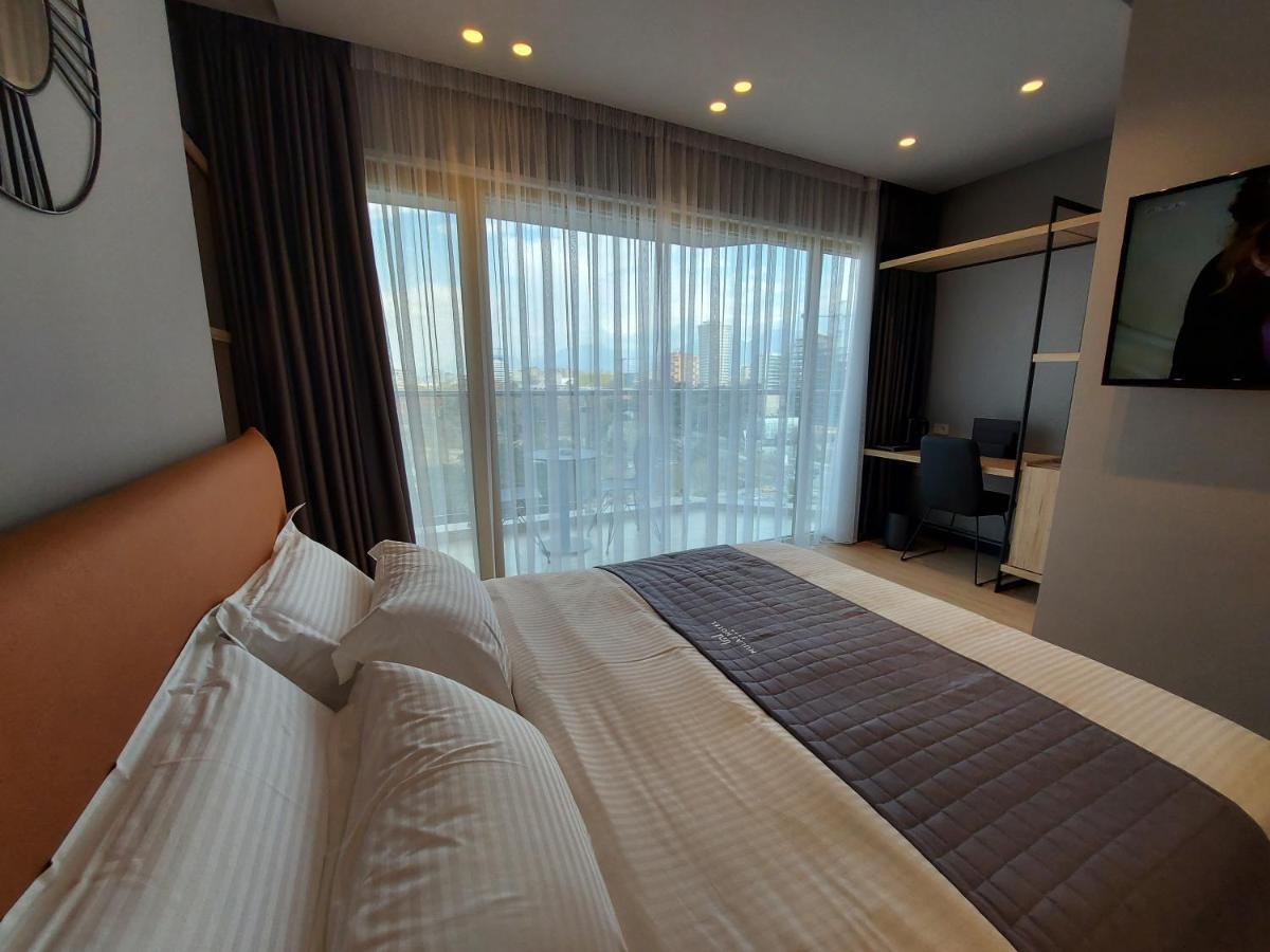 Mulaj Hotel Tirana Zewnętrze zdjęcie
