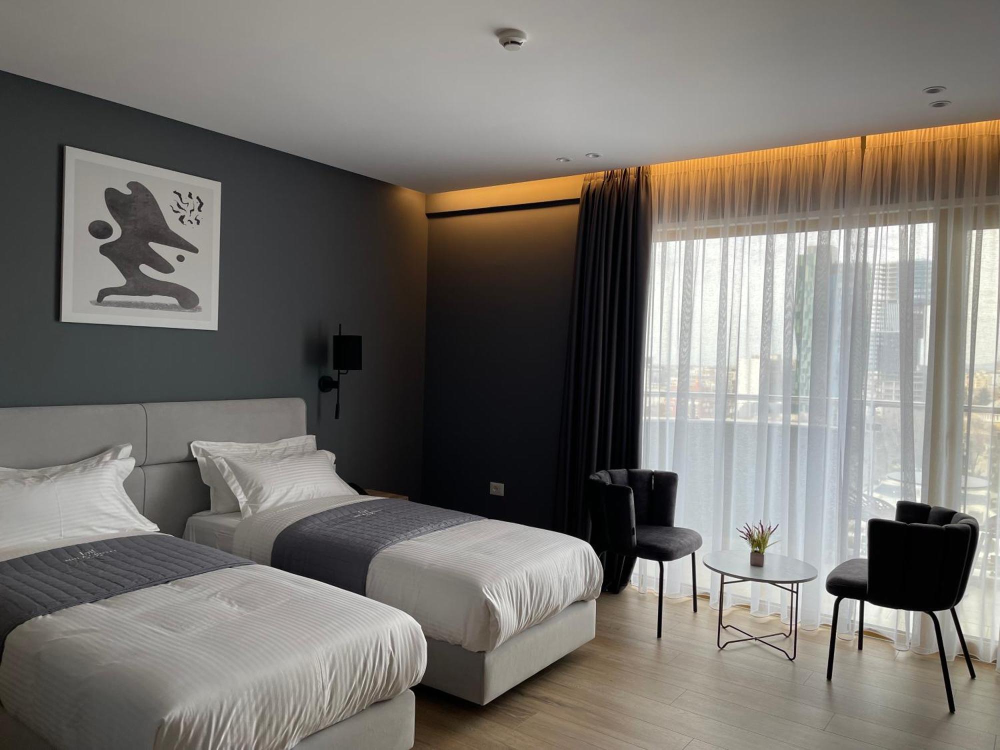 Mulaj Hotel Tirana Zewnętrze zdjęcie