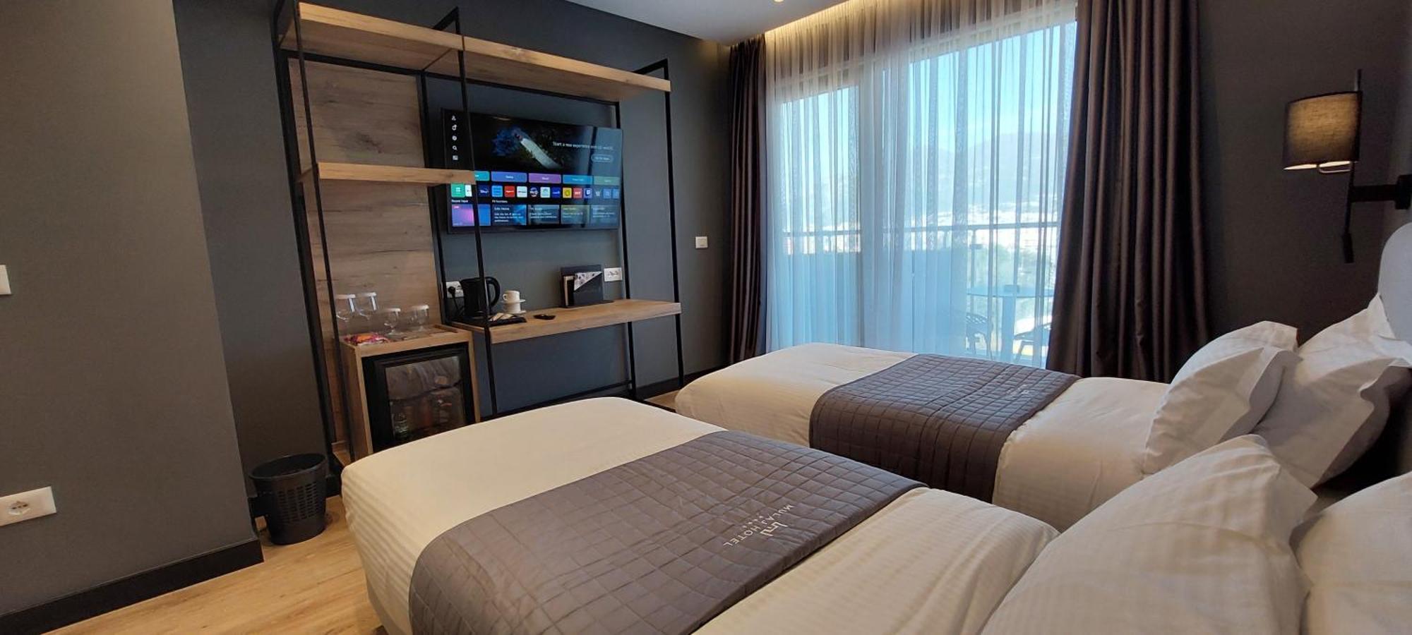 Mulaj Hotel Tirana Zewnętrze zdjęcie