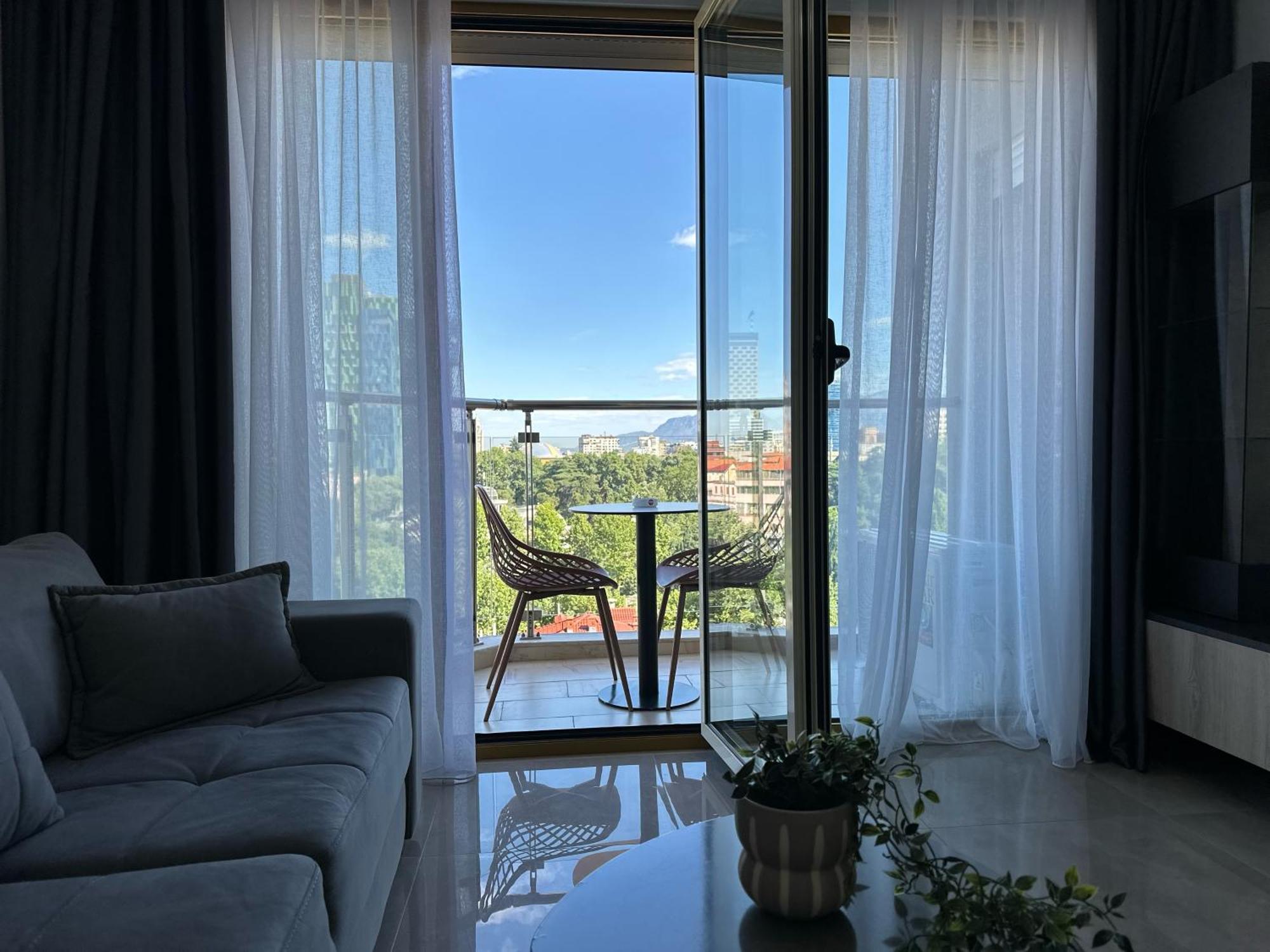 Mulaj Hotel Tirana Zewnętrze zdjęcie