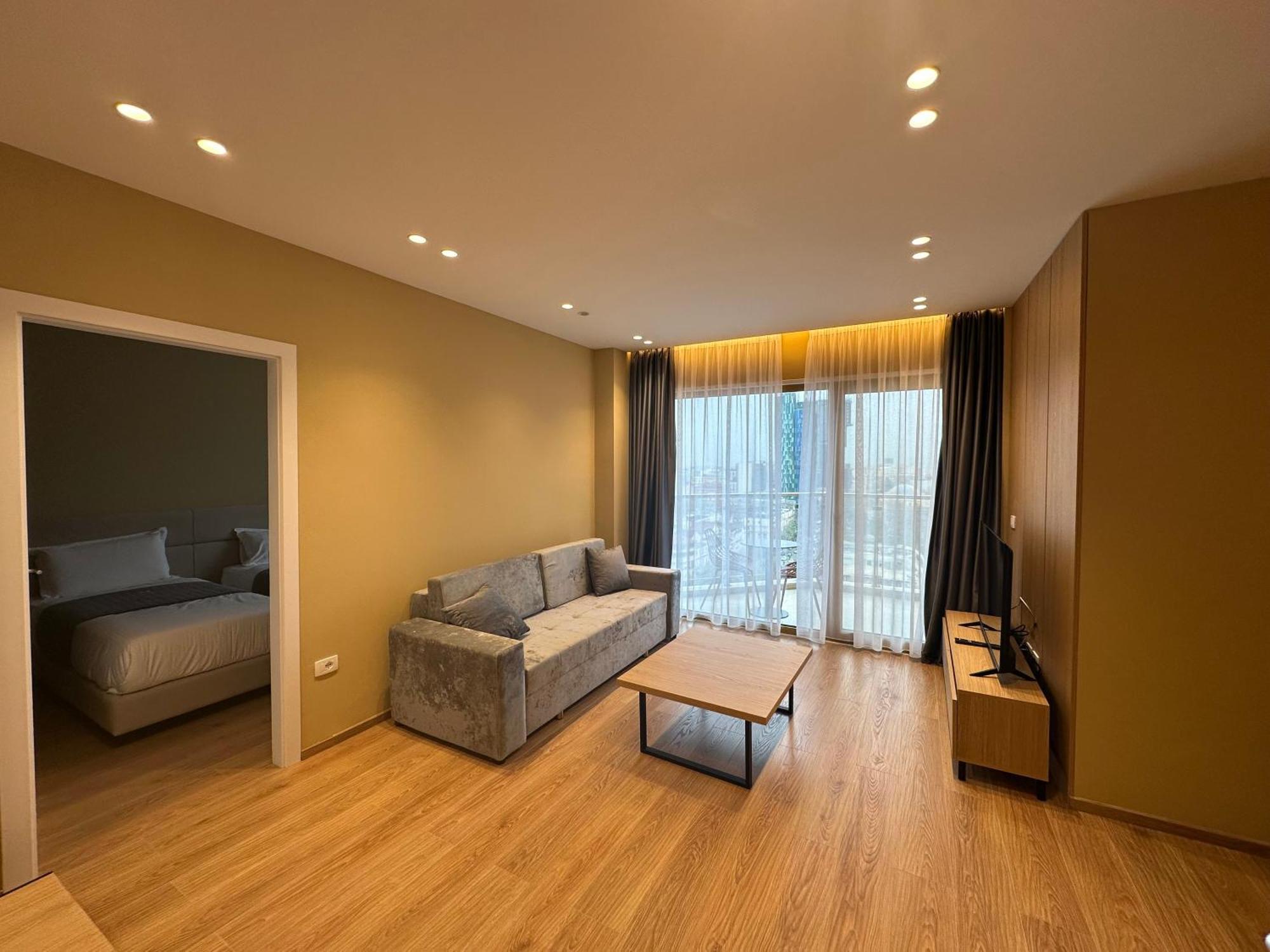 Mulaj Hotel Tirana Zewnętrze zdjęcie