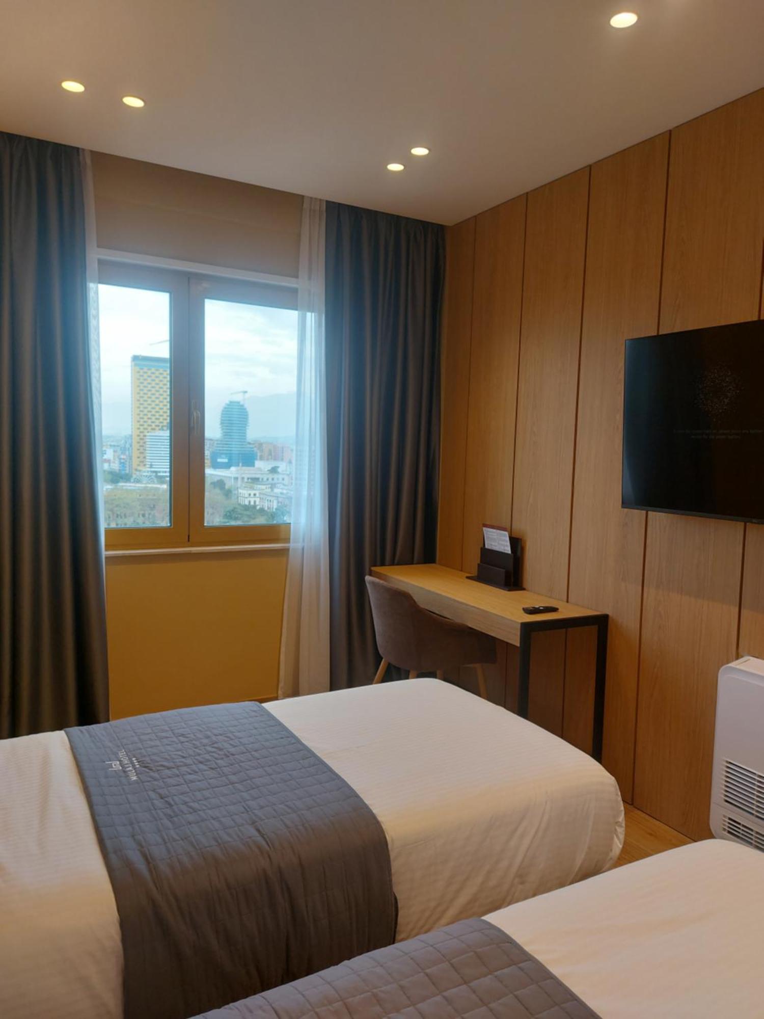 Mulaj Hotel Tirana Zewnętrze zdjęcie