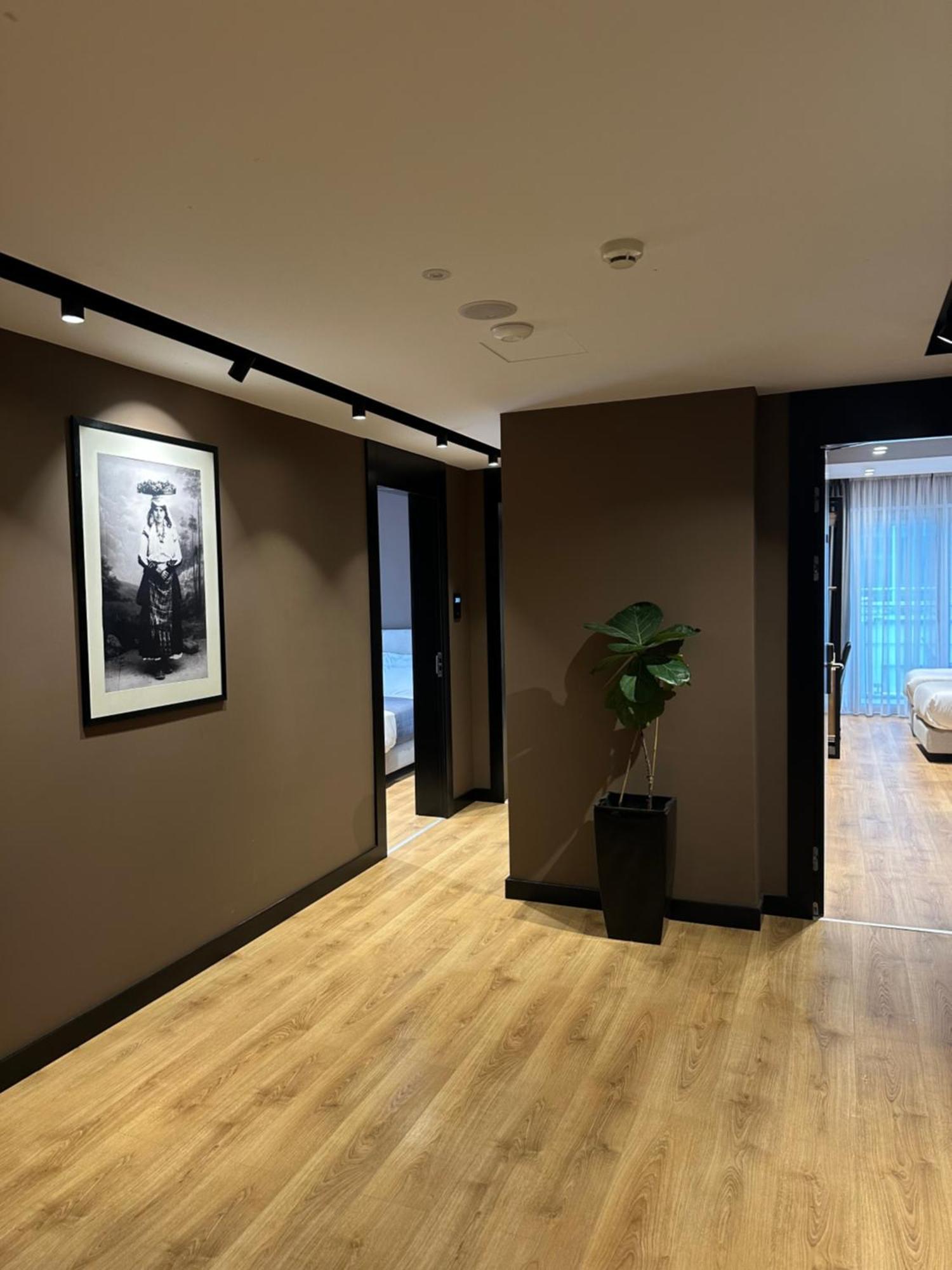 Mulaj Hotel Tirana Zewnętrze zdjęcie