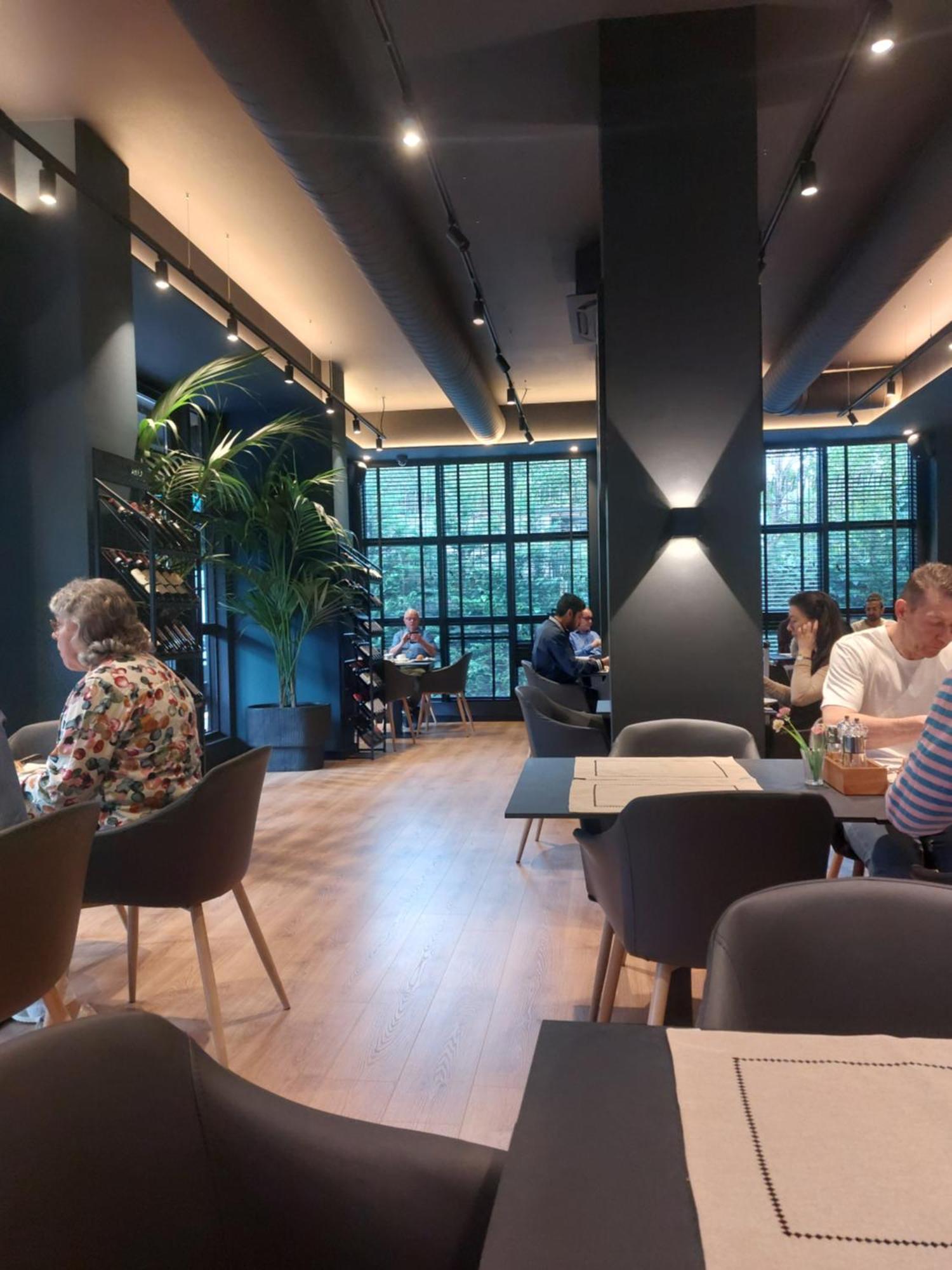 Mulaj Hotel Tirana Zewnętrze zdjęcie