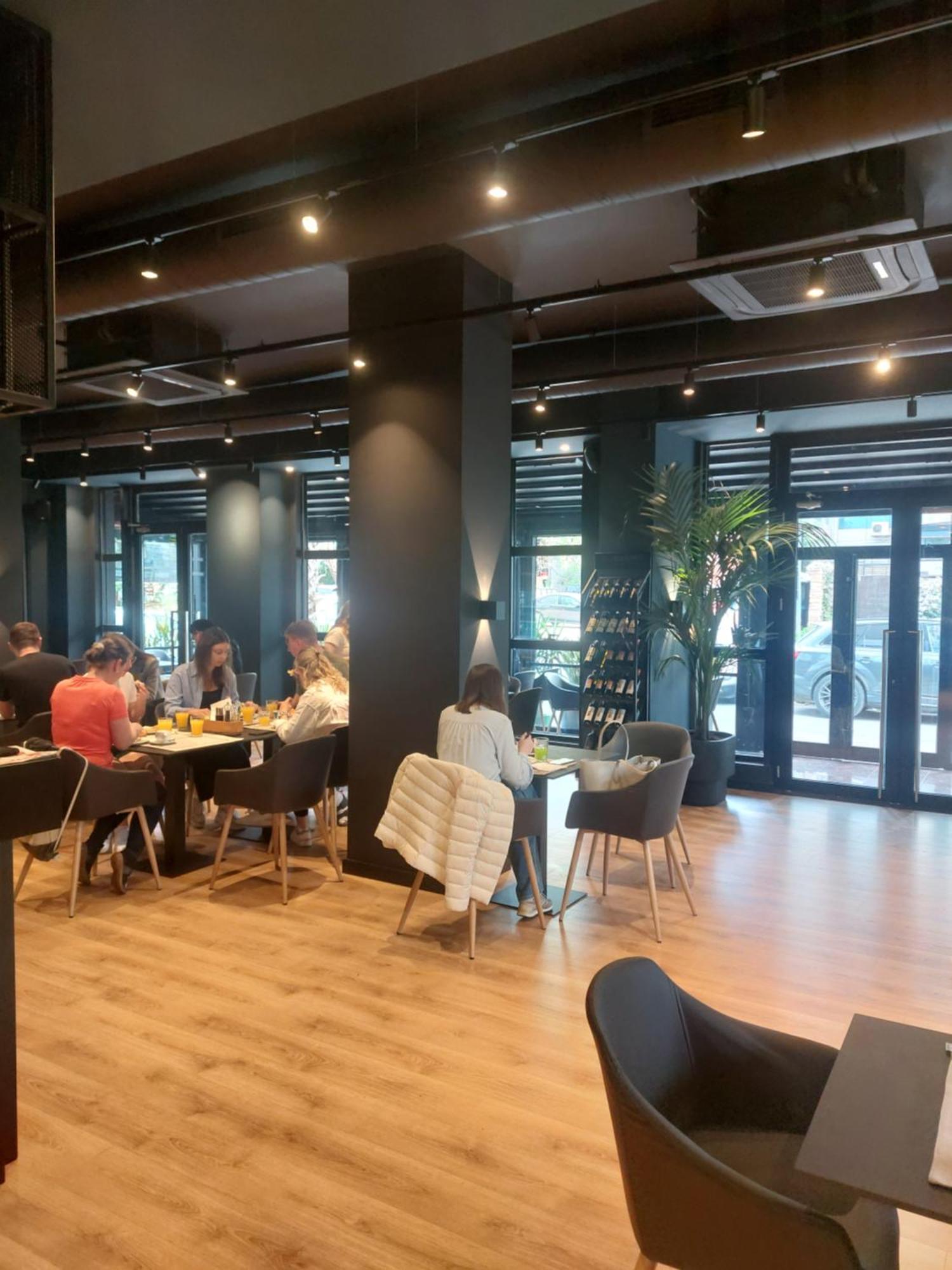 Mulaj Hotel Tirana Zewnętrze zdjęcie